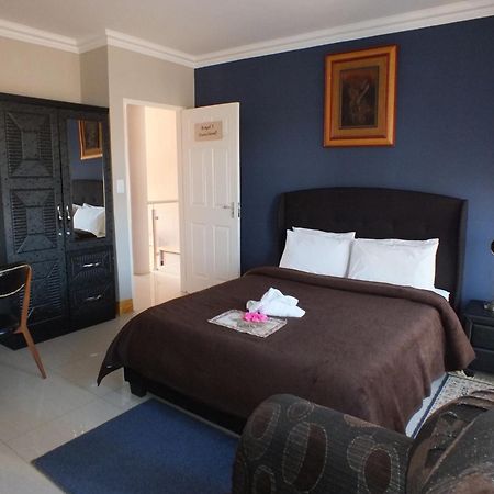 Royal Castle Guest House Уиндхоек Стая снимка