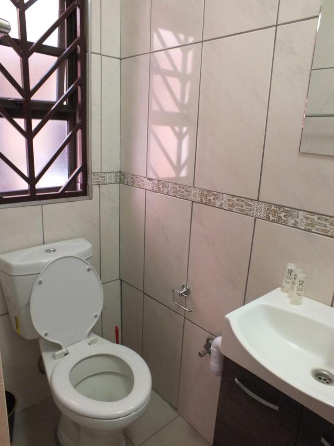Royal Castle Guest House Уиндхоек Екстериор снимка
