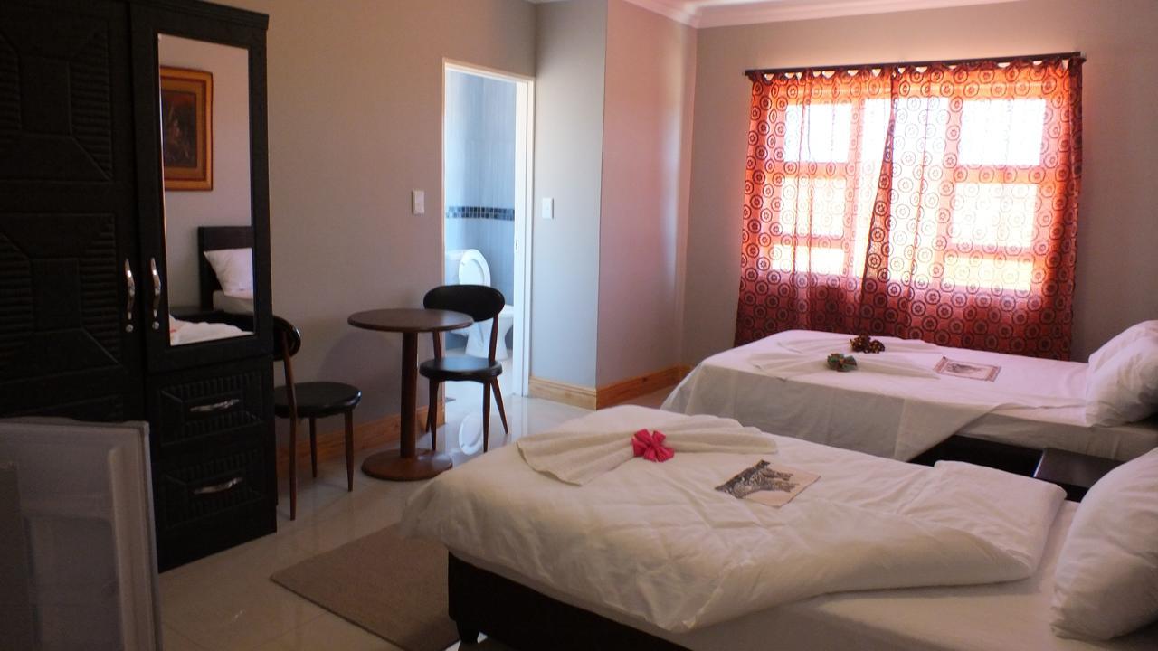 Royal Castle Guest House Уиндхоек Екстериор снимка